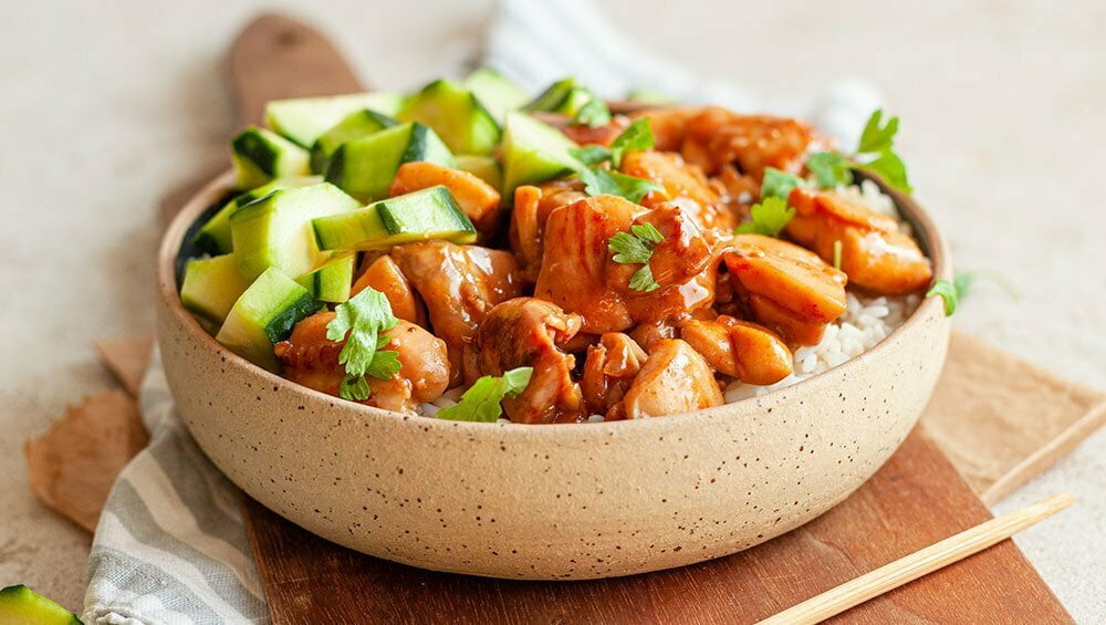 RECEPT: Piščanec po vietnamsko z rižem in svežo kumaro